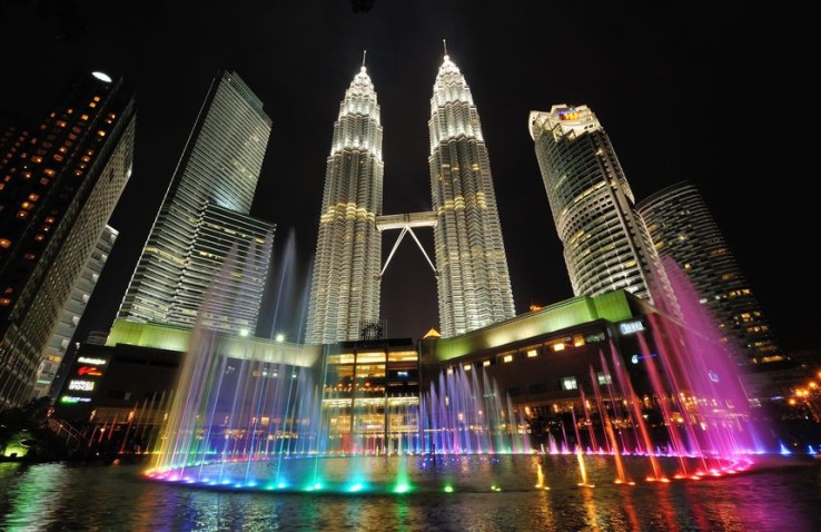 KLCC night fountain