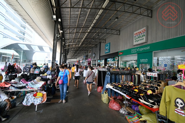 cosmo bazaar Muang Thong Thani