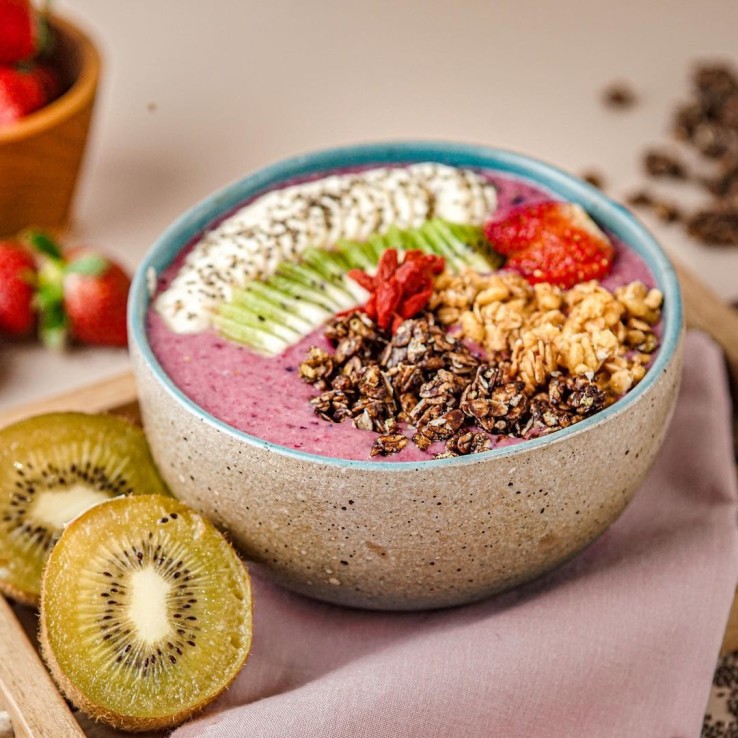 Anda juga bisa menikmati makanan sehat dari Sale En Co ini di rumah dengan memesan melalui GrabFood atau GoFood. (instagram.com/salenco.id)