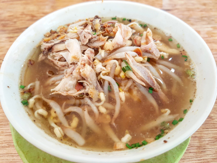 2. Pasar Modern Bintaro: Soto Kudus Bu Jarwo