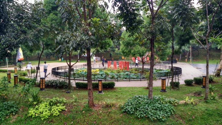 Tempat Wisata di Pancoran Mas: Taman Lembah Gurame