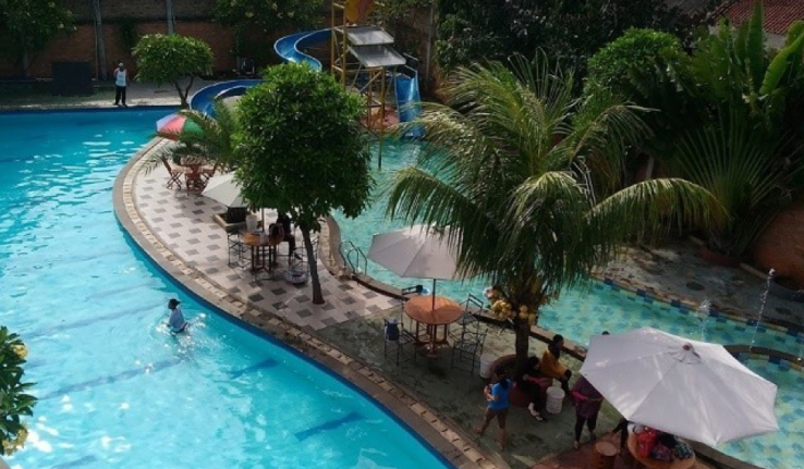 Kolam Renang Jatiasih: Kolam Renang Perahu