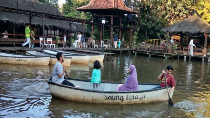 Tempat Wisata di Pancoran Mas: Saung Talaga