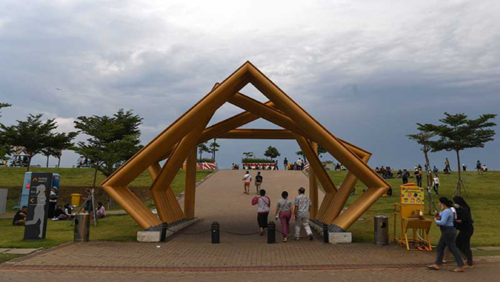 Tempat Wisata di Pantai Indah Kapuk: Pantai Maju