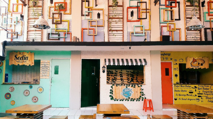 6. Tempat Buka Puasa di Surabaya: Food Coma