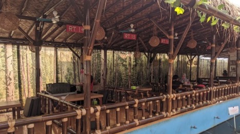 9. Tempat Buka Puasa di Tangerang: Kampung Kecil Cipondoh