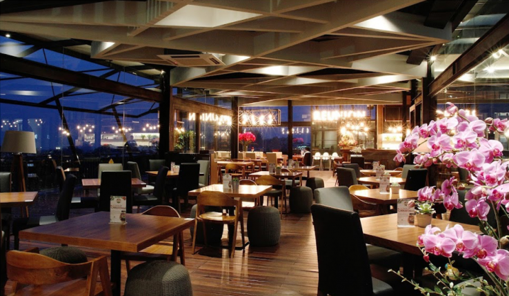 2. Tempat Buka Puasa di Bandung: Reunion House & Grill