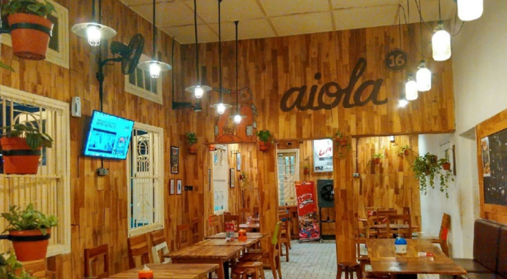 5. Tempat Buka Puasa di Surabaya: Aiola Eatery