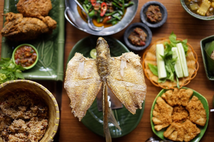 7. Tempat Buka Puasa di Bandung: Restoran Raja Sunda
