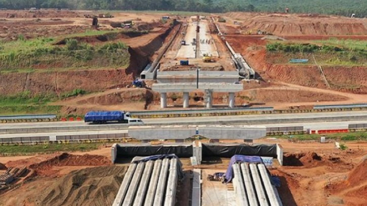 Selisih waktu antara pembangunan Tol Semarang ABC dan Tol Semarang Batang cukup lama. (Foto: Sinarjateng.pikiran-rakyat.com)