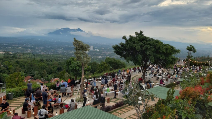 3. Kuliner Sentul: Taman Fathan Hambalang