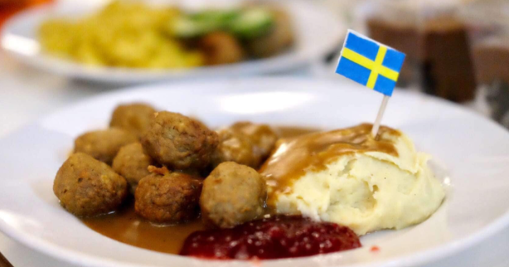 6. Kuliner Tangerang: Food Court IKEA