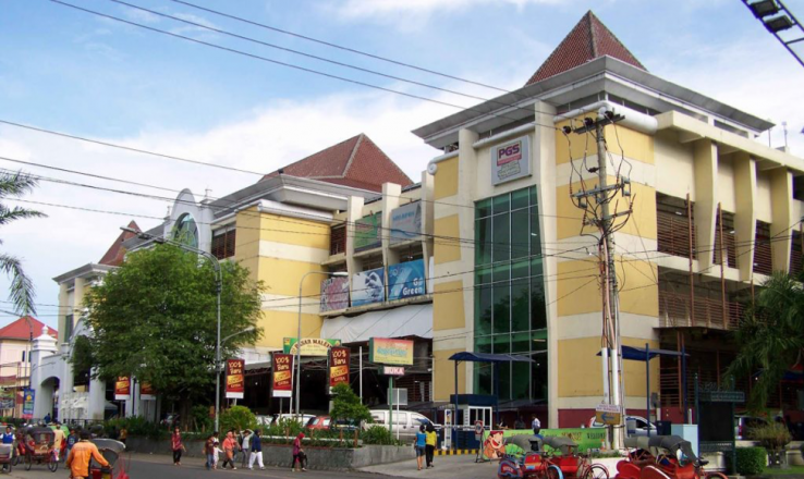 Di Pusat Grosir Solo, Anda akan merasakan pengalaman berbelanja yang puas karena harga yang dibanderol sangat terjangkau. (Foto: solo.korinatour.co.id)