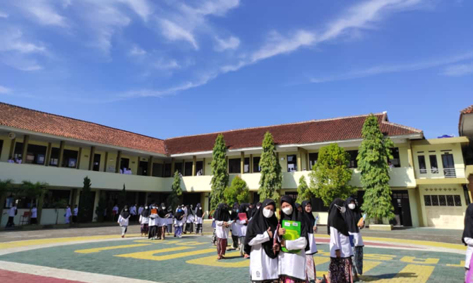 6. Pesantren di Tasikmalaya: Sukamanah