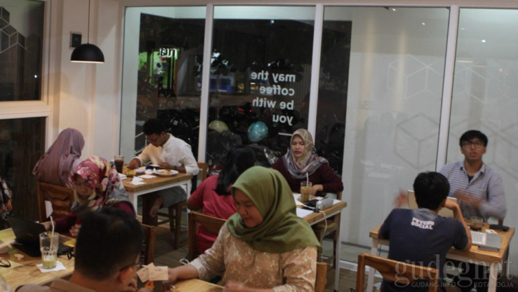 9. Coworking Space Jogja: Ruang Kerja Coffee & Collaboration