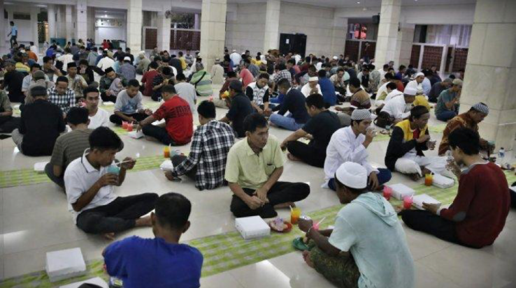 Wisata Religi Masjid Raya Makassar