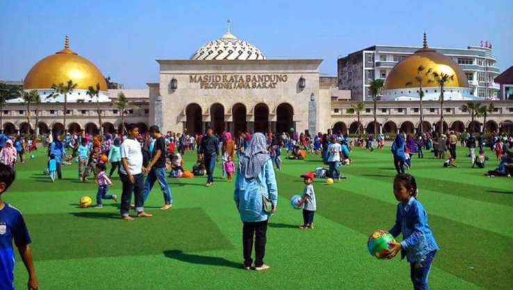 Fasilitas dan Aktivitas Masjid Raya Bandung