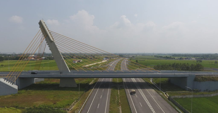 Jembatan Klodran yang ikonik di ruas jalan tol Solo. (Foto: tirto.id)