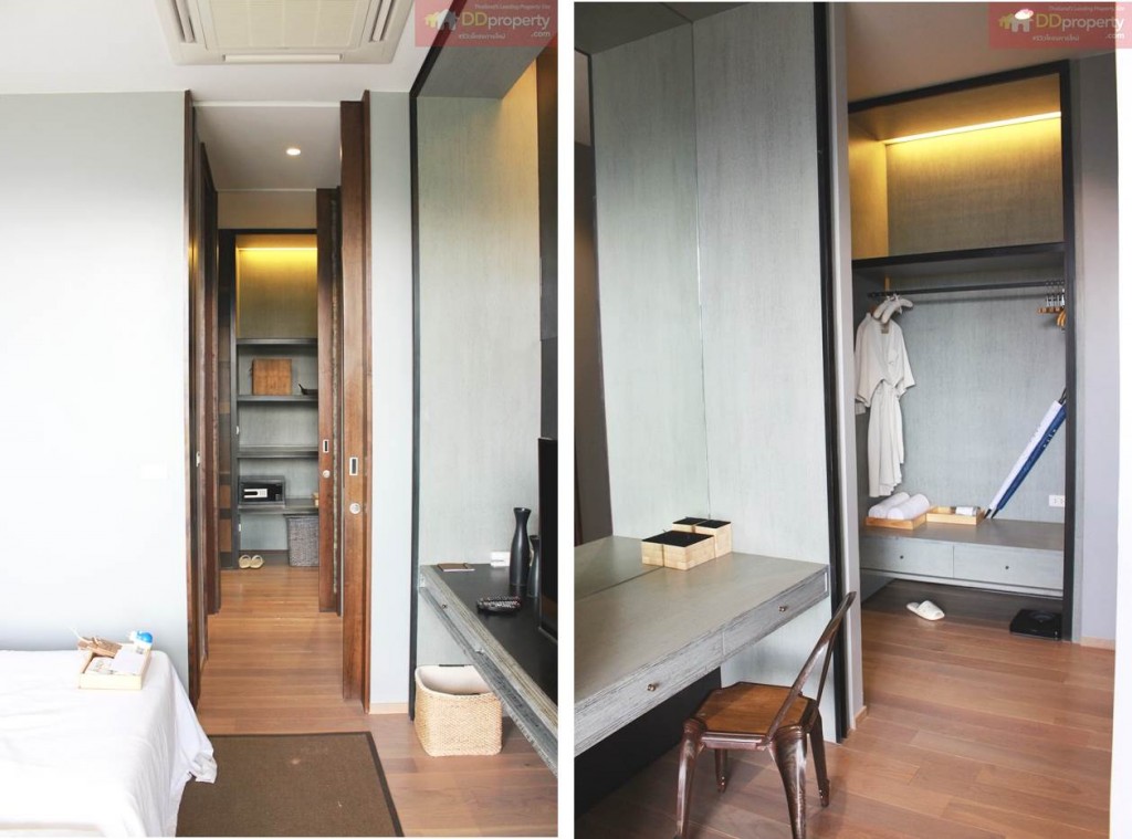 ด้านซ้ายเป็นทางเข้าห้องนอนเล็ก ด้านขาวเป็นทางเข้าห้องนอนใหญ่