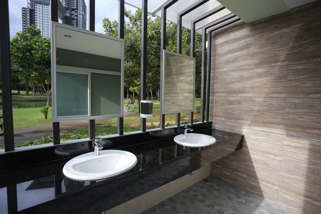toilet