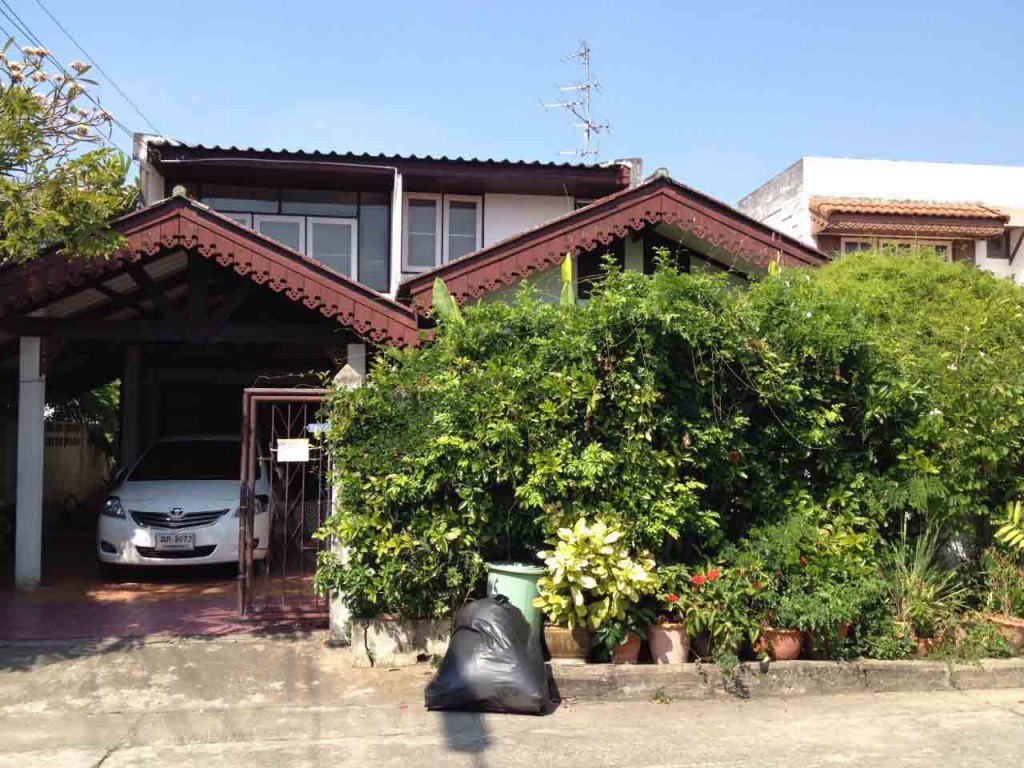 บ้านหลังเดิมในสภาพก่อนการปรับปรุง