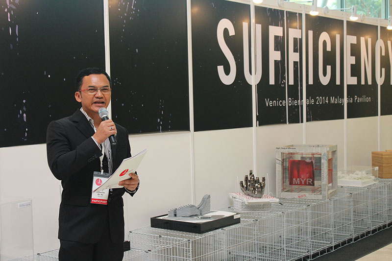 Ar. Mohd Zulhemlee An giving a speech at the Exhibition Preview of Malaysia Pavilion for Venice Biennale 2014