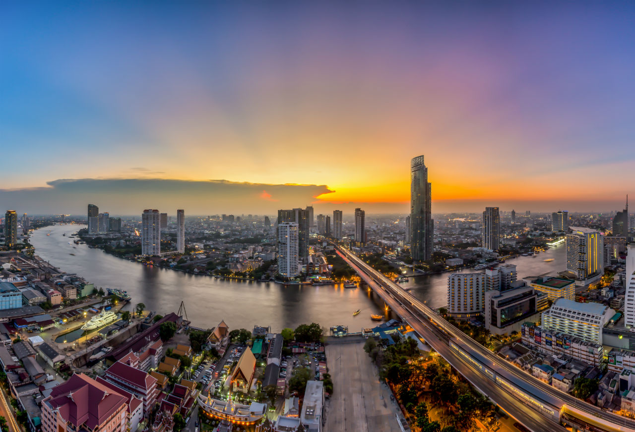 Bangkok skyline_river