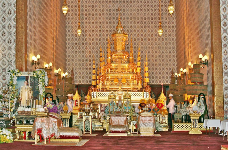 King-Bhumibol-royal-urn