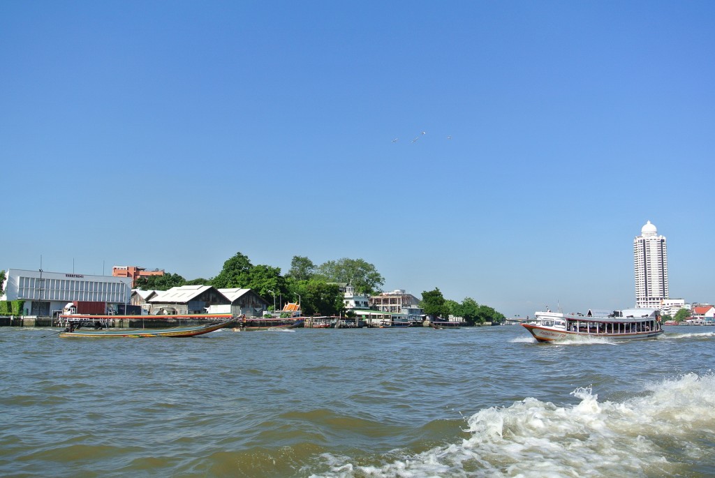 เรือด่วนเจ้าพระยา-คลองแสนแสบ เพิ่ม 1 บาท