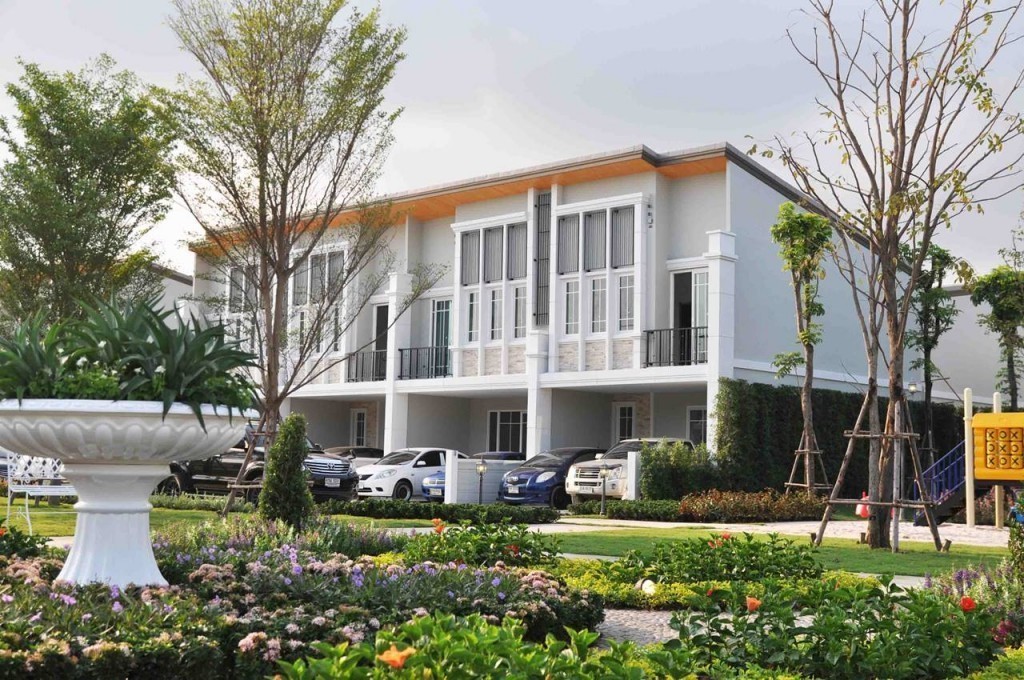 Golden Town Bangna-Suanglung