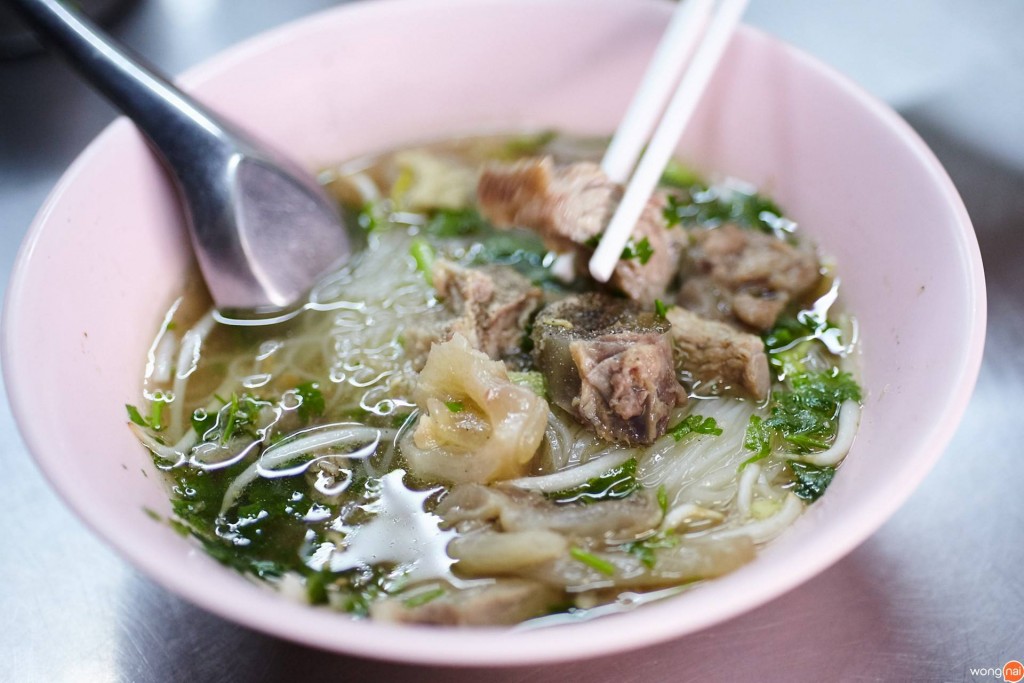เกาเหลาเนื้อเปื่อยตลาดพลู ต.จันทร์เพ็ญ 