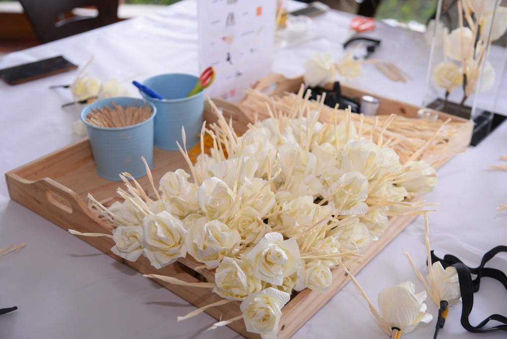 ซุ้มถวายดอกไม้จันทน์