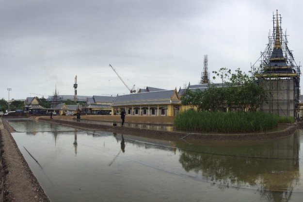กรมการค้าข้าว นำต้นข้าวชุดสุดท้ายจัดเรียง ณ พระเมรุมาศ