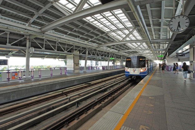 รถไฟฟ้า จุดเปลี่ยนอสังหาฯ ย่านฝั่งธนฯ