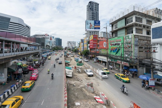คนกรุงเทพฯ เตรียมรถติดหนัก รฟม. เดินหน้าสร้างรถไฟฟ้า 3 สาย ปี 61