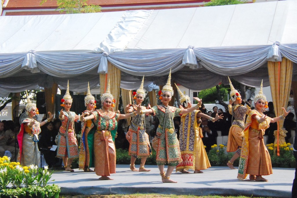 ถ่ายทอดสดการแสดงมหรสพสมโภช