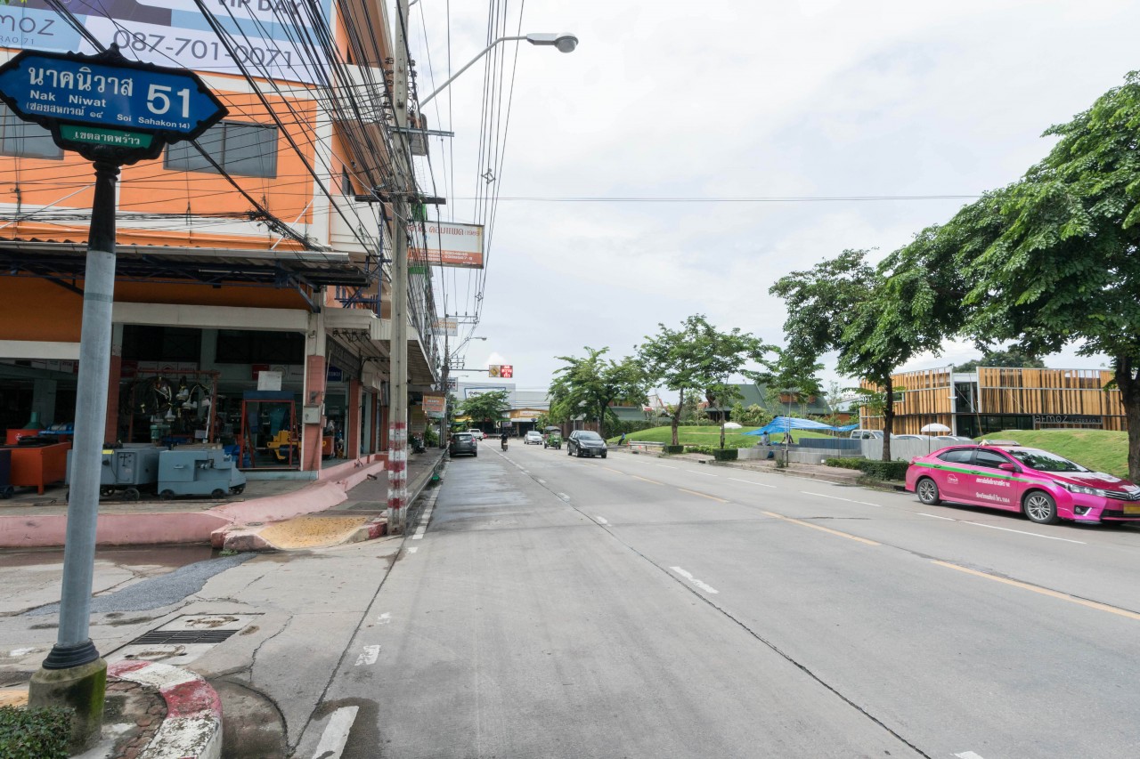 กินลม ชมอาหาร ที่ลาดพร้าว 71
