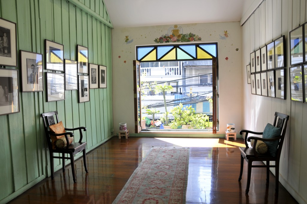 Kathmandu Photo Gallery อาร์ต แกลเลอรีของคุณมานิต ศรีวานิชภูมิ 