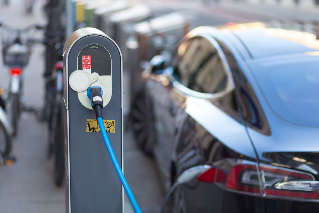ความตื่นตัวเทรนด์รถ EV ทั่วโลก