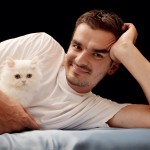 5 ข้อควรระวัง! ใครชอบพาหมา-แมวมานอนในห้องต้องอ่าน