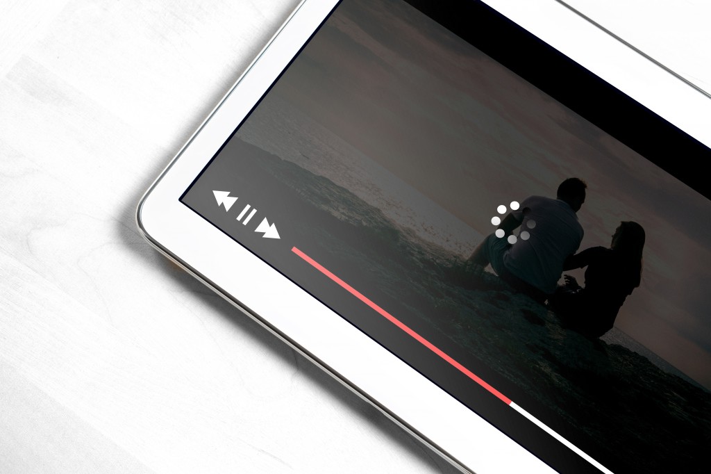 Slow internet connection. Bad online movie streaming service. Lo