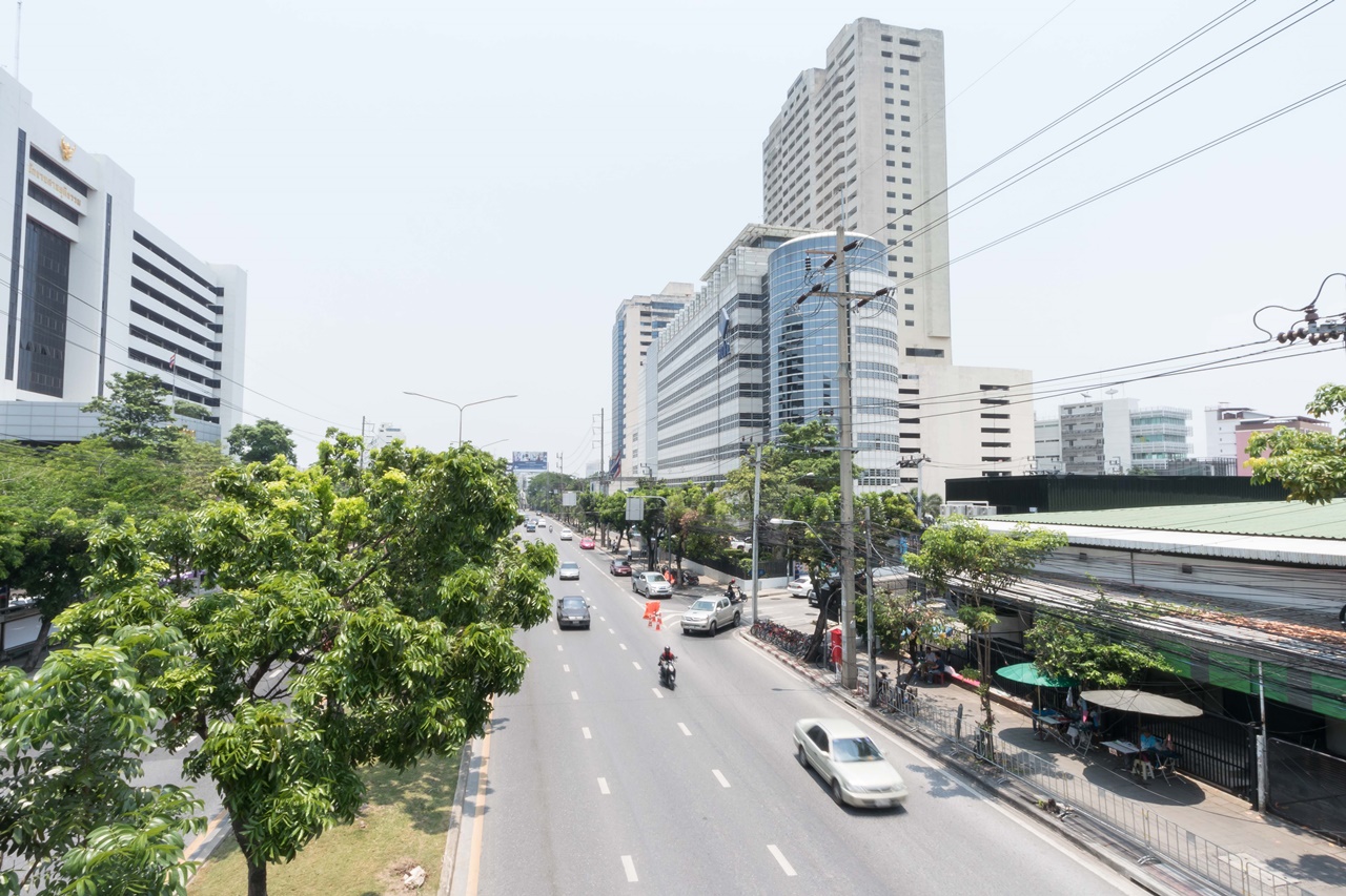 คอนโดฯ โซนถนนรัชดาภิเษกบูมหนัก จ่อจำนวนยูนิตสร้างเสร็จเพิ่ม