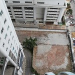 Residents Protest 32-Storey Office Building Being Built On A Base Smaller Than A Tennis Court