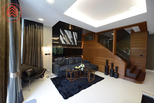 The Gallery (7)