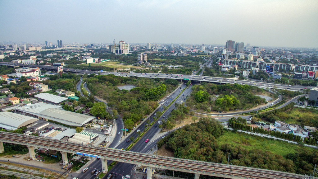 Bangkok Motorway to Suvarnabhumi Airport, Srinakarin Road, Pattanakarn