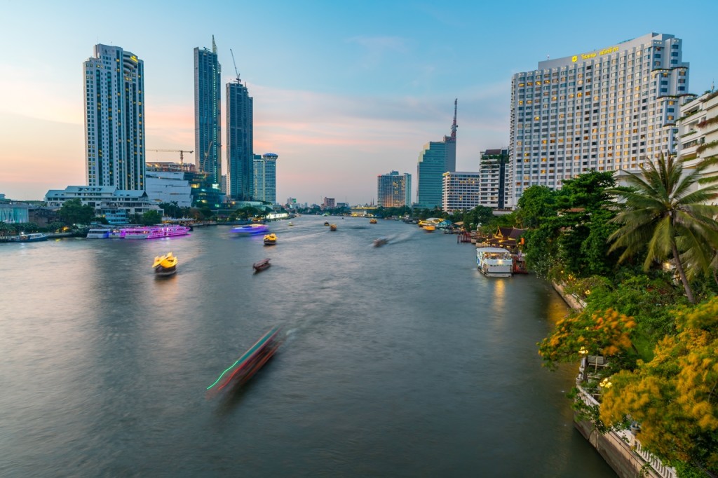 BANGKOK, THAILAND - Apr. 20, 2018 : Chaopraya river is the major Condominium