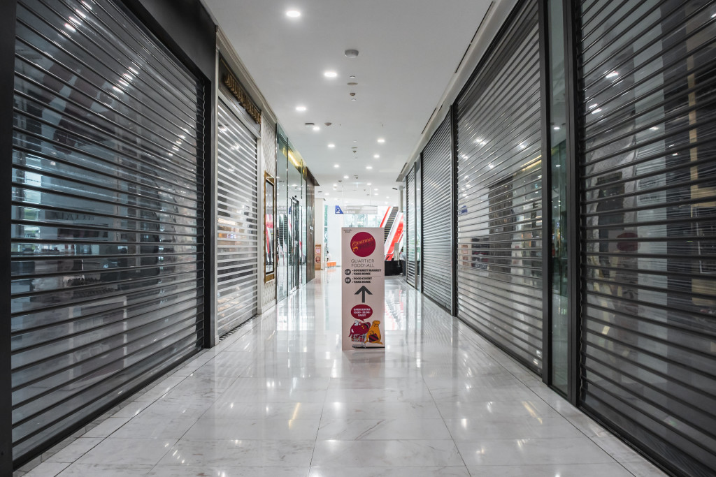 Close mall covid-19