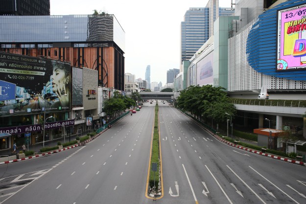 ประเมินเศรษฐกิจหลังล็อกดาวน์ คาดฟื้นตัวครึ่งหลังปี 65