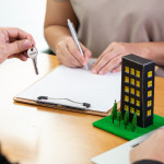 เปิดเทคนิคเลือกซื้อคอนโดพร้อมอยู่ ส่งท้ายปี 2564 ให้คุ้มค่า คุ้มราคา