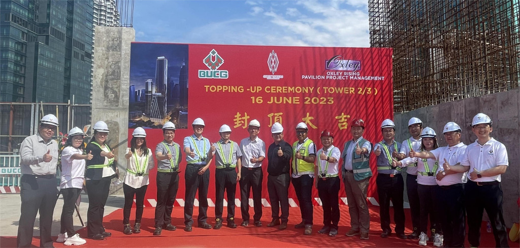 The ceremony was attended by Oxley, Pavilion Project Management and BUCG, represented by Ivan Liew, James Lim and Yang Hong Lin.